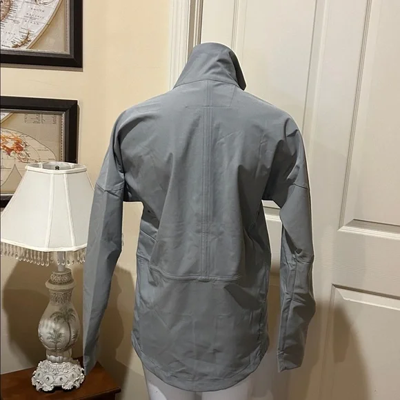 Cotopaxi Gray Women's Kinsa Soft shell Jacket. Size Small. NEW. Gray